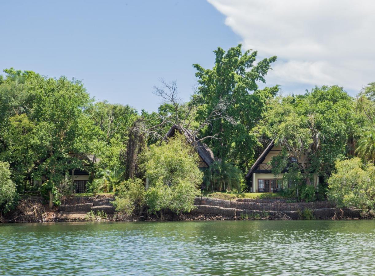 The Victoria Falls Waterfront Ливингстон Экстерьер фото