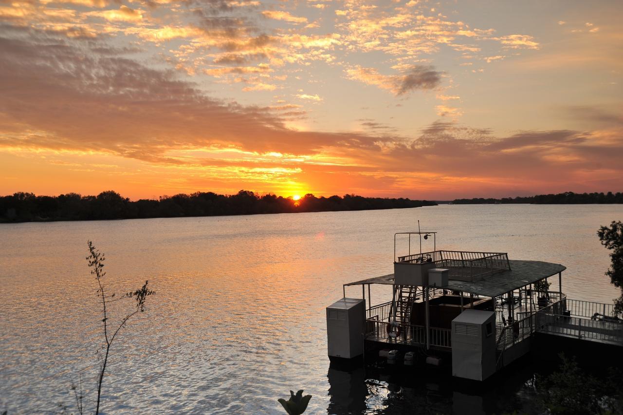 The Victoria Falls Waterfront Ливингстон Экстерьер фото