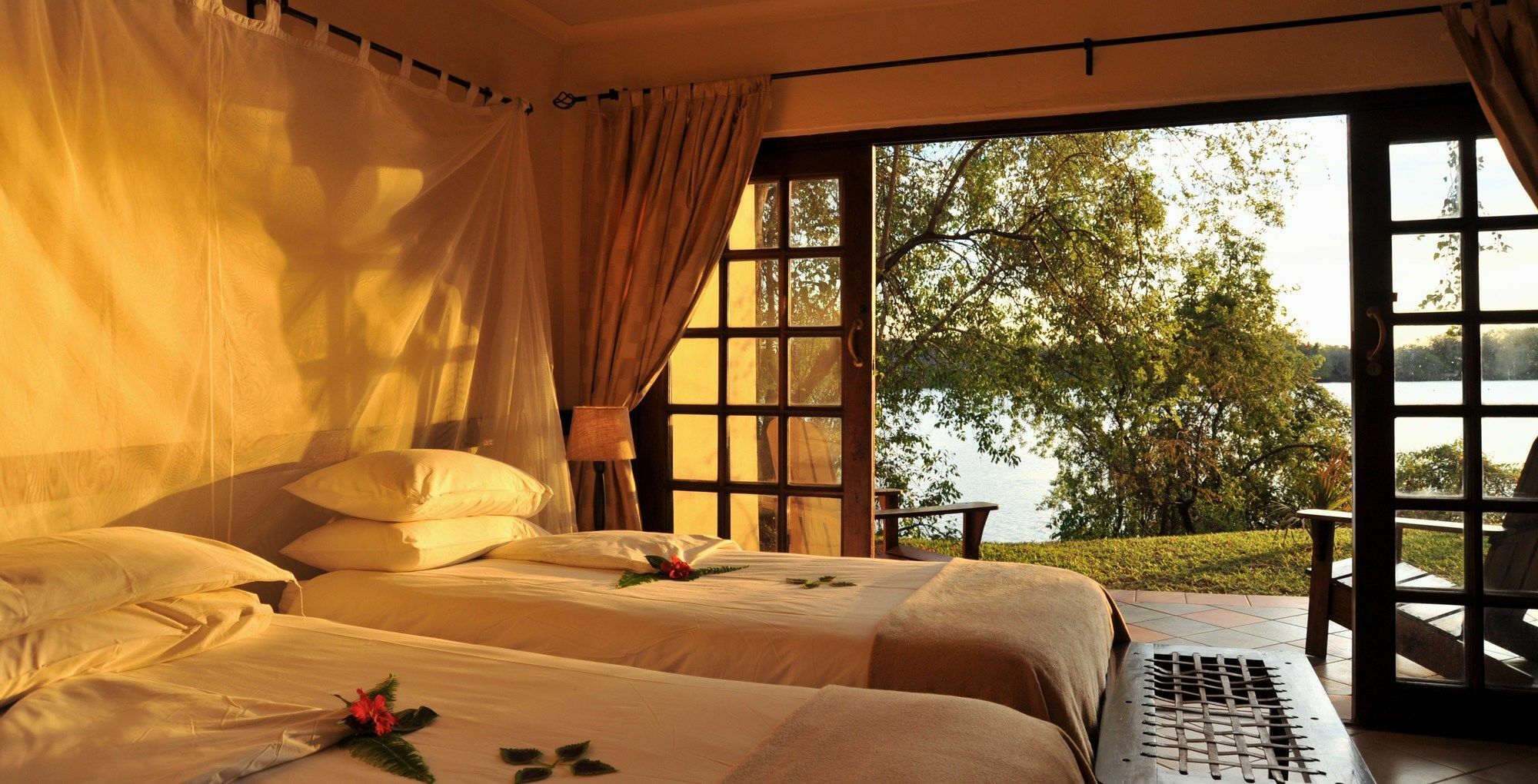 The Victoria Falls Waterfront Ливингстон Экстерьер фото